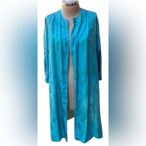 Saks Fifth Ave 100% silk 70’s vintage stunning button down dress or coverup.